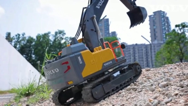 Amazon.co.jp: VOLVO 1/16 17 チャンネルリモコン油圧ショベル 合金
